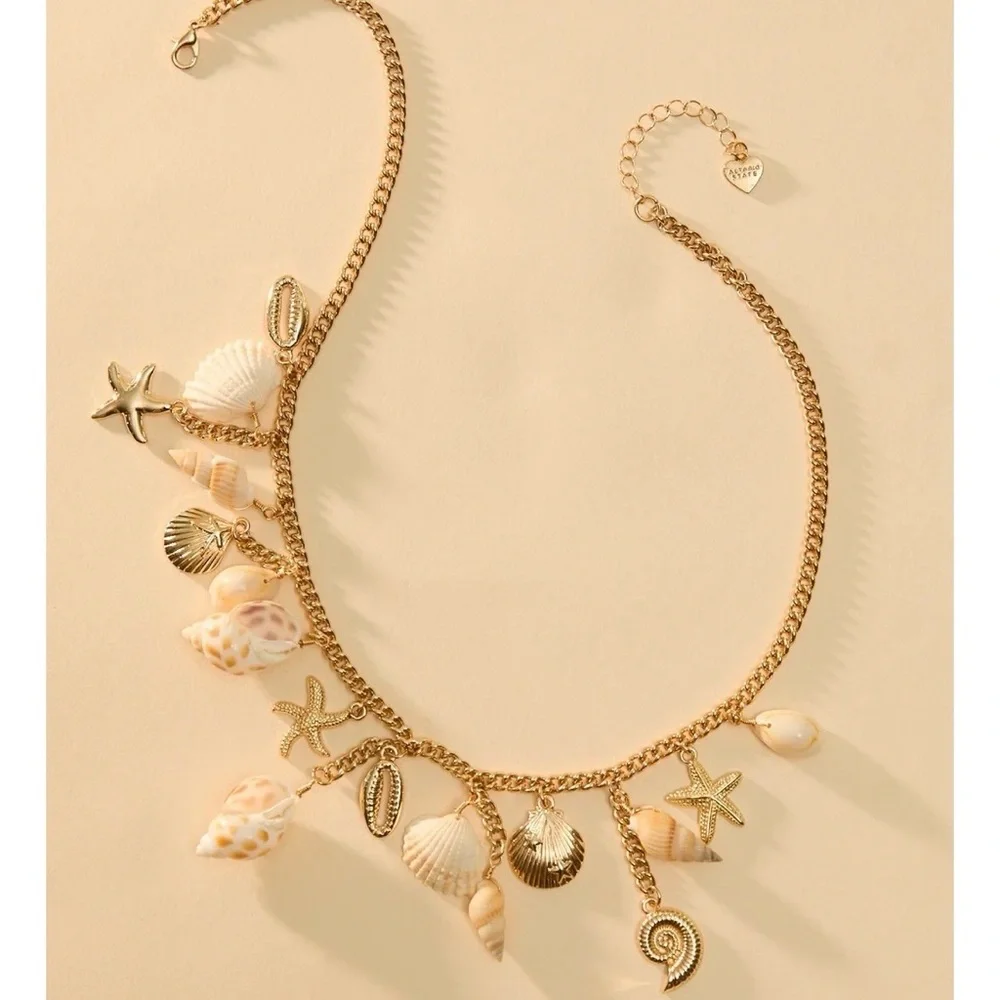 NEW Altar’d State Arula Seashell Seaside Breeze Statement Necklace